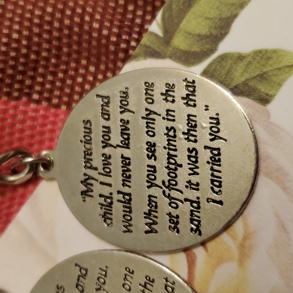 2 Footprints 👣 Keychains - Picture 5 of 6